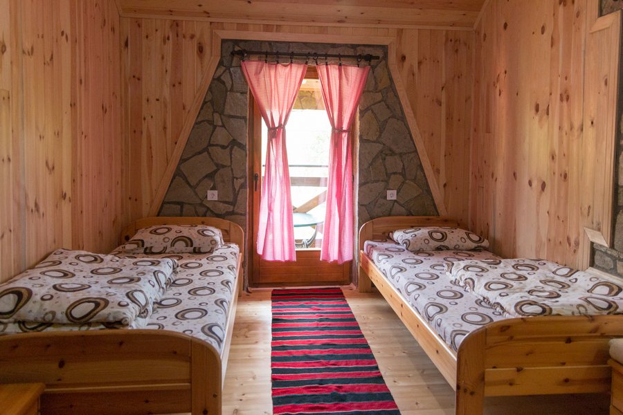 Twin beds facing terrace door